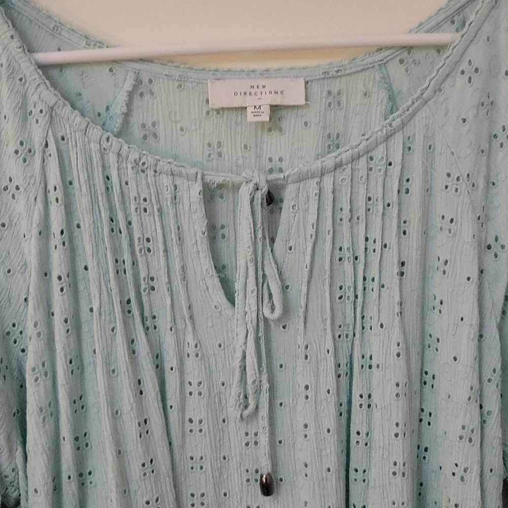 NEW DIRECTIONS Eyelet Peasant Tie Neckline Cottage Coquette Blouse - Picture 4 of 9